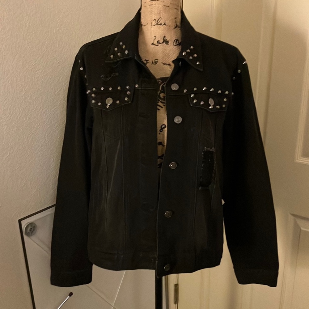 Forever 21 F21 love tree denim black jean jacket ripped studs studded large 12